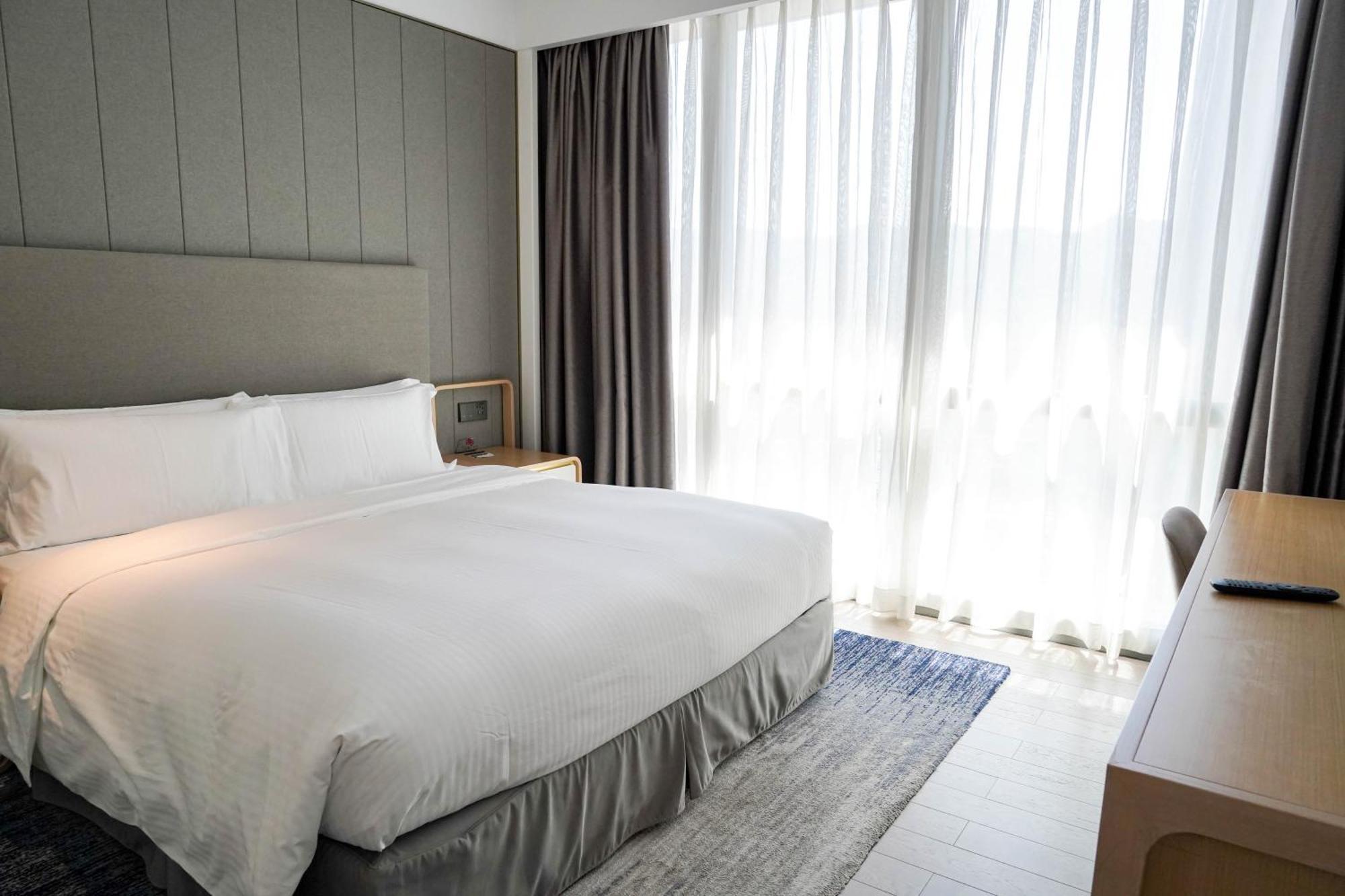 Ascott Raffles City Chongqing Exterior photo